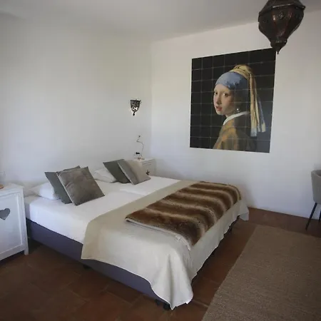 La Del Torcal Bed & Breakfast 3*