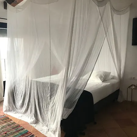 La Del Torcal Oda ve Kahvaltı 4*